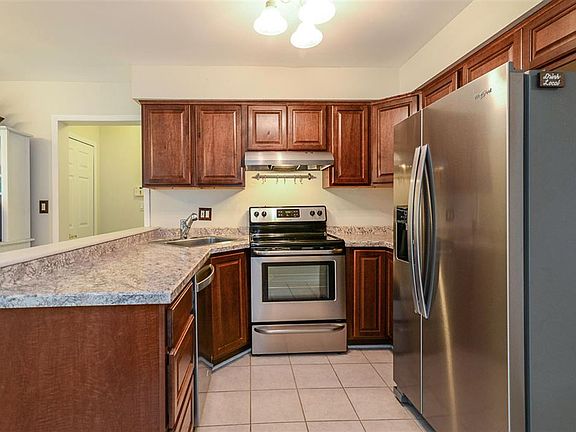4th image of 1512 Gregory St