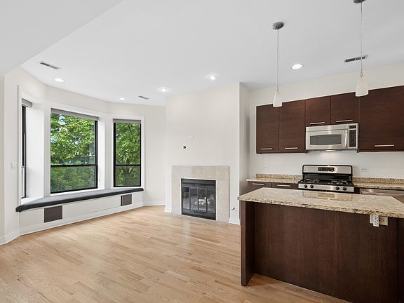 3rd image of 809 W Bradley Pl APT 3