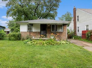 8270 Maxwell Ave, Warren, MI 48089