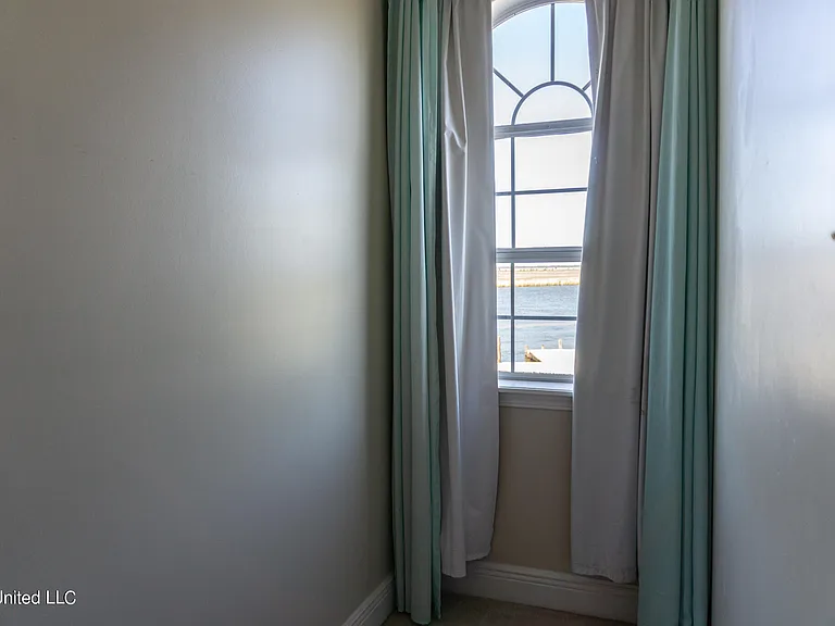 1102 Stanfield Point Rd #B — Photo 18