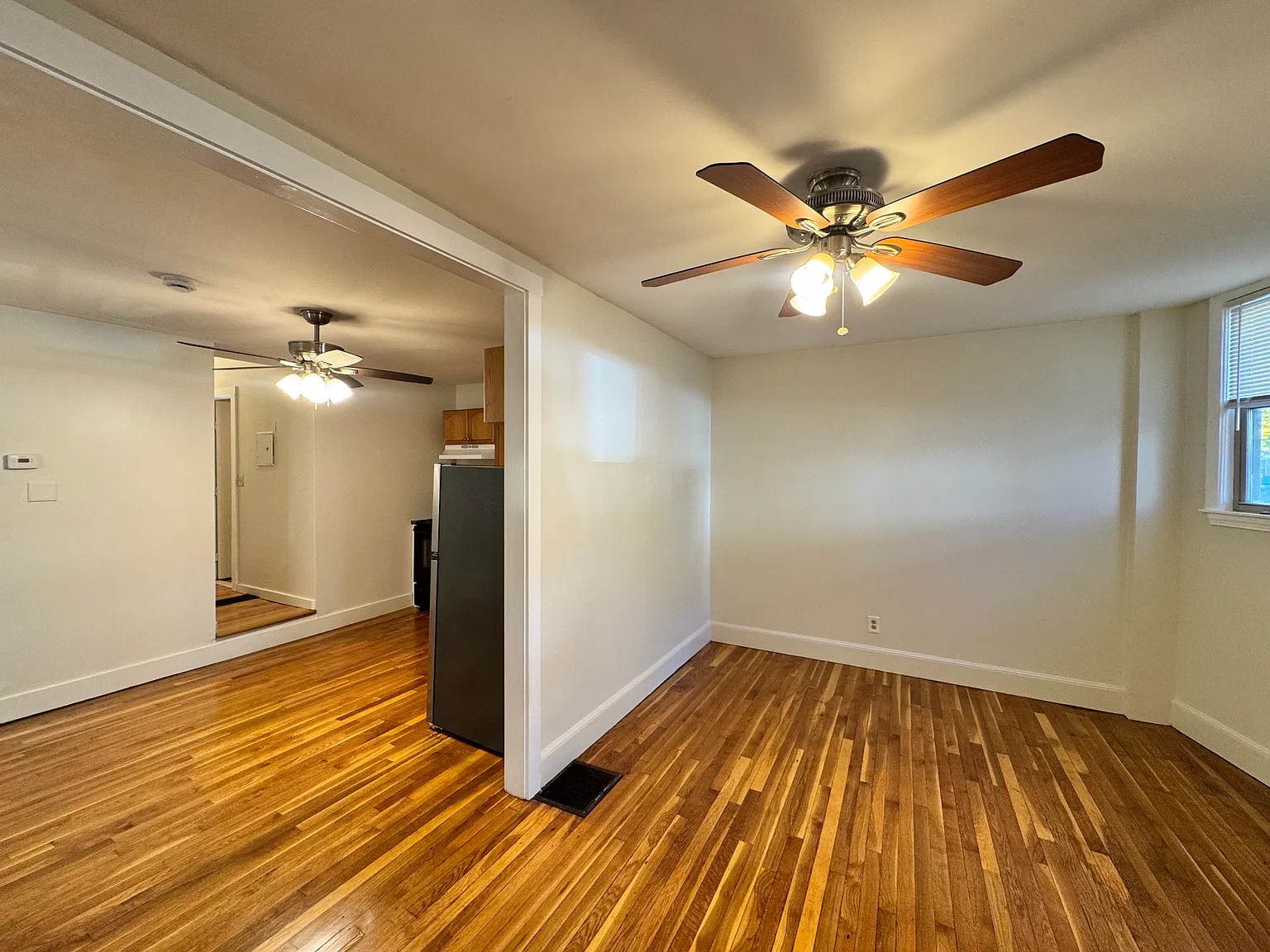 1204 Cambridge St — Photo 2
