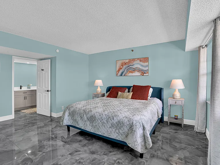 4015 W Palm Aire Dr #704 — Photo 11