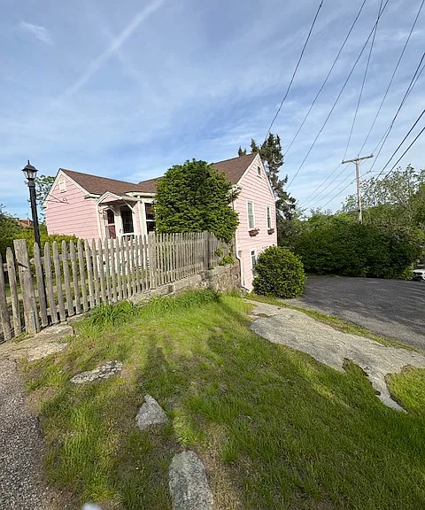 11 Bond St — Photo 1