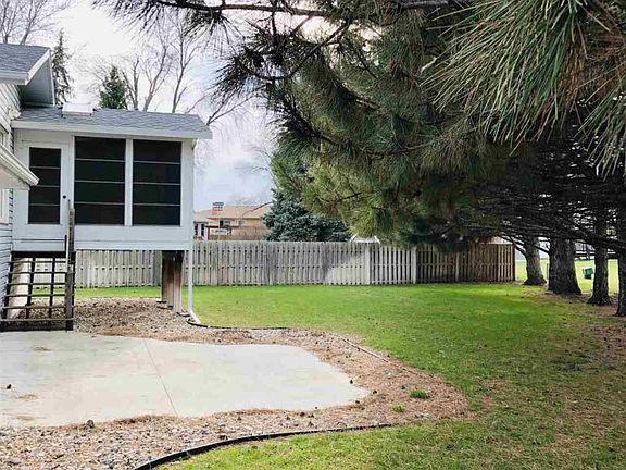 4th image of 605 Pioneer Pl