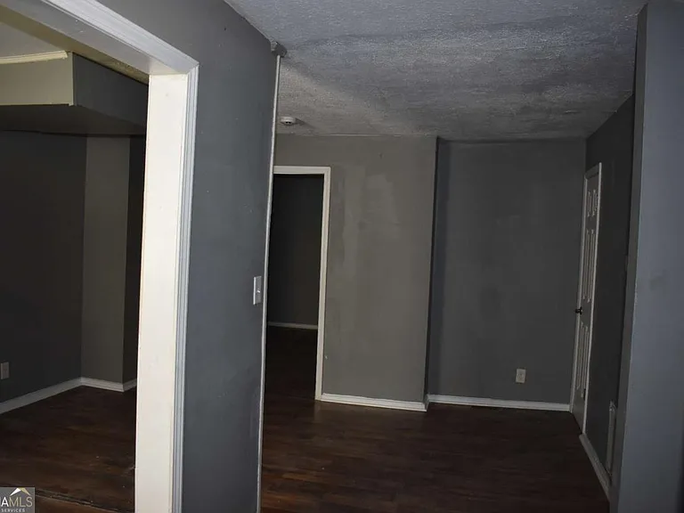 382 Cowan St — Photo 15