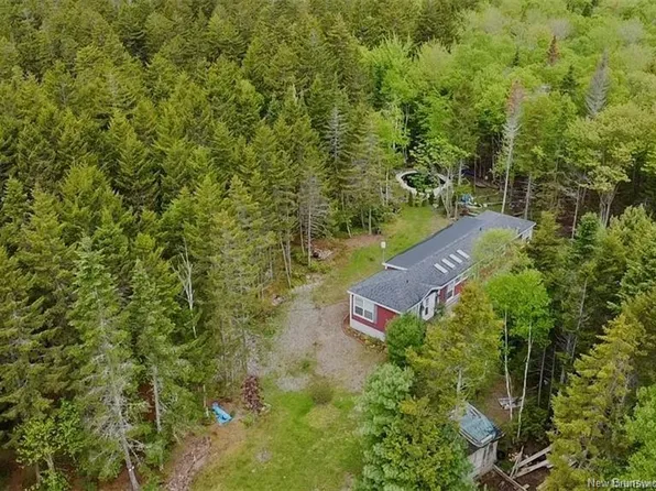 95 Neck Rd, Kingston, NB E5S 1A4