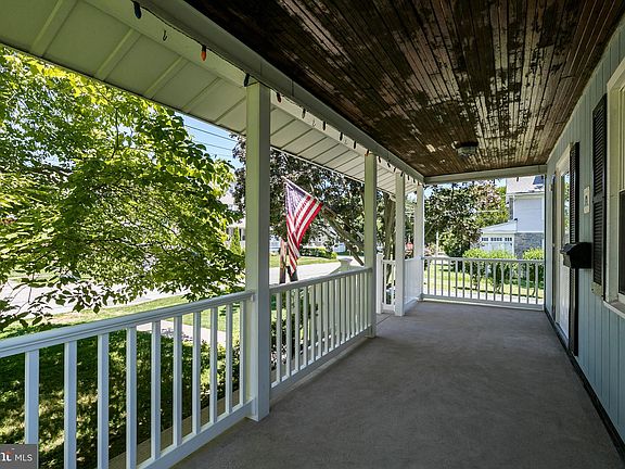 4th image of 4108 Bonsall Ave