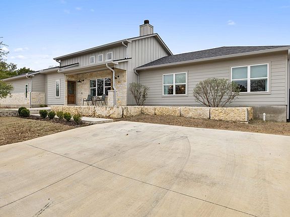 5th image of 710 Pecan Lane
