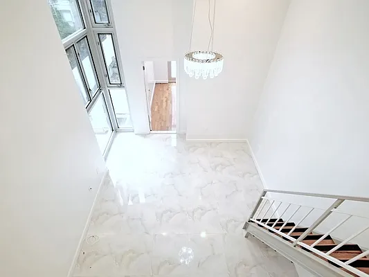 Rented by Compass | media 27