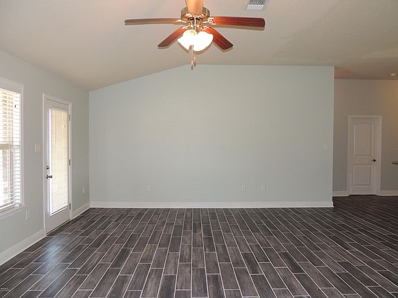 4th image of 18016 Canal Ct