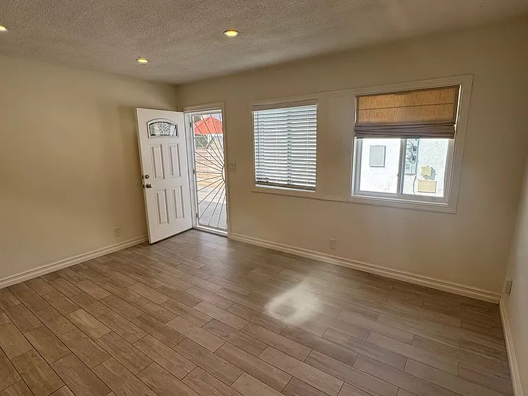 2233 Orange Ave — Photo 9