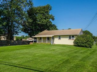1052 Frosty Hollow Rd, Penndel, PA 19047
