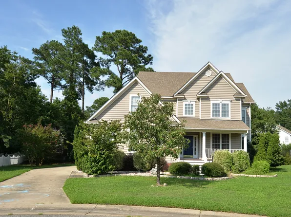 13401 Sailmaker Ln, Carrollton, VA 23314