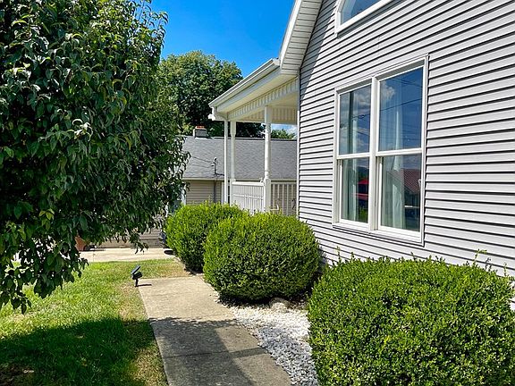 5th image of 1129 Sunset St