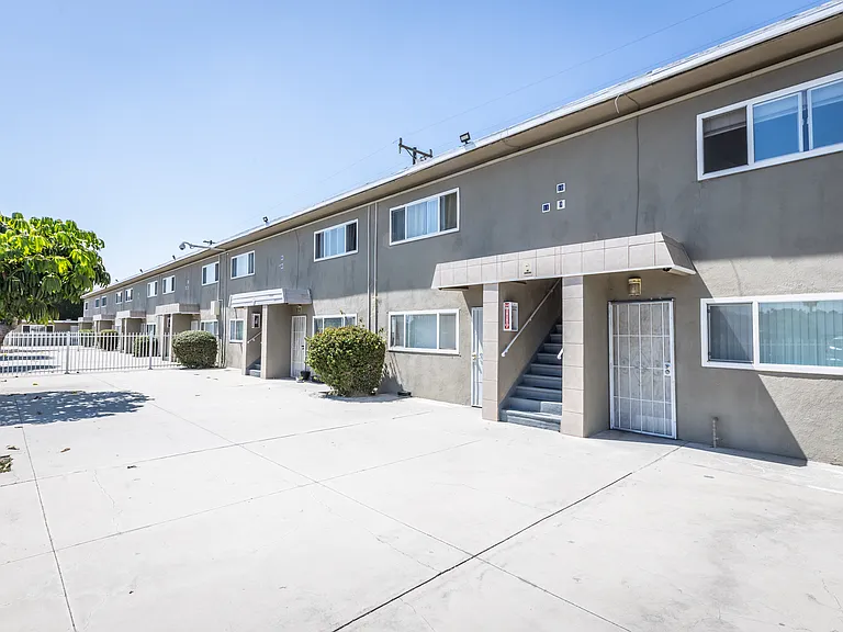15741 Blaine Ave — Photo 16