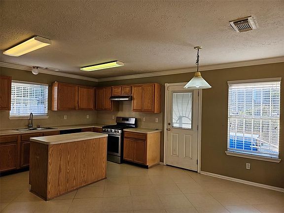 3rd image of 2522 Toms Brook Dr