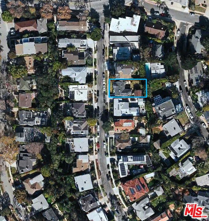 2nd image of 664 Las Lomas Ave