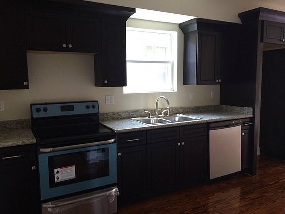 3rd image of 4233-35 Ulloa St