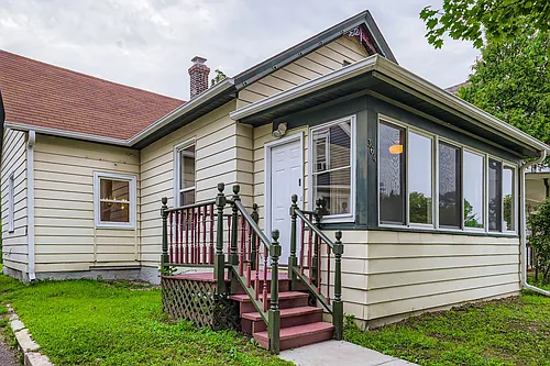 364 Bates Ave Photo 1