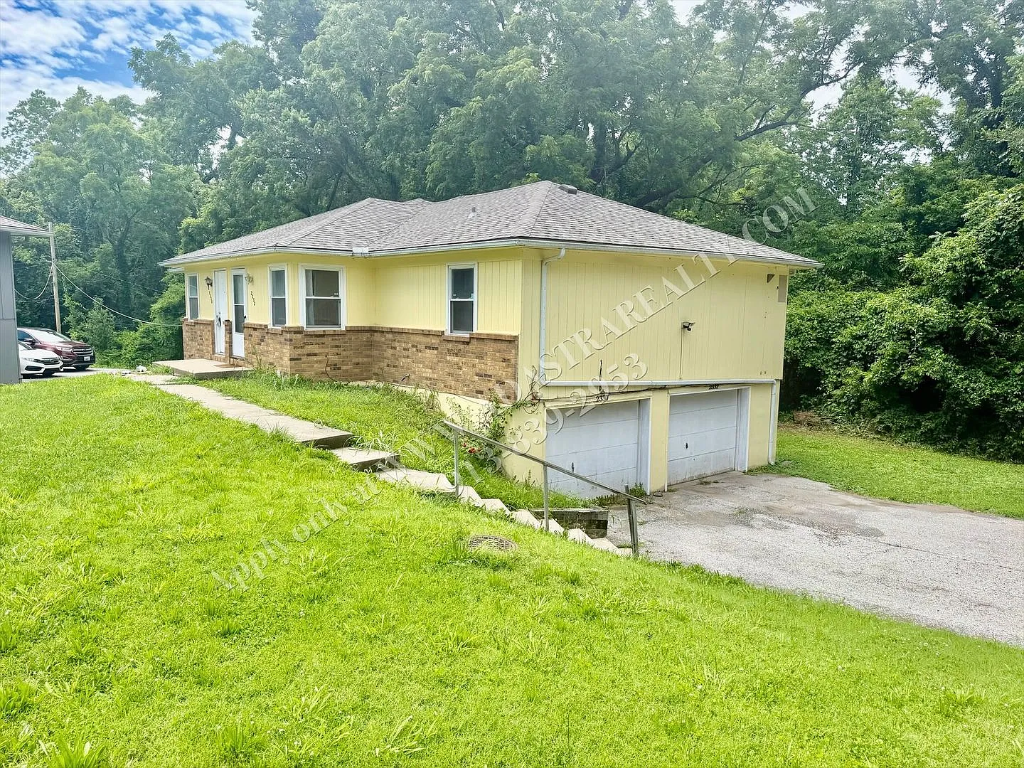 Beautiful 2 Bedroom Home in KCK-Available NOW! — Photo 4