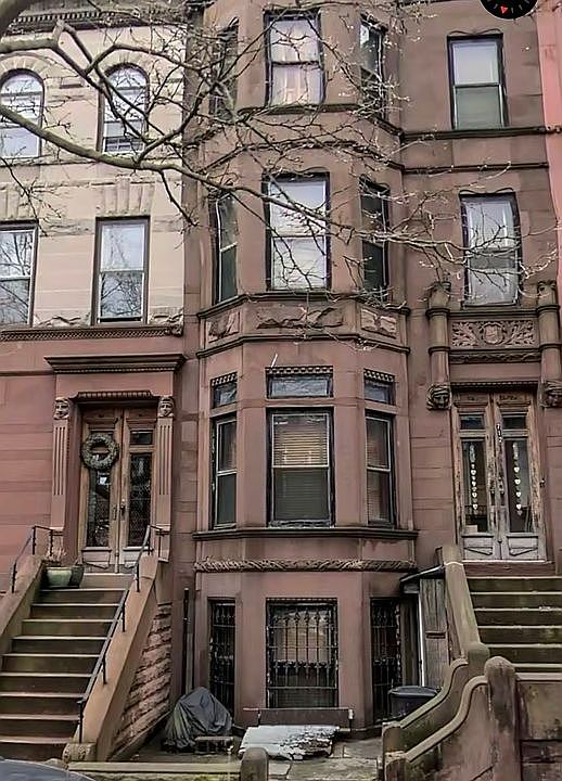 1st image of 712 Putnam Ave Floor 2