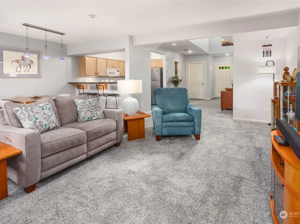 15825 NE 90th Way #803, Redmond, WA 98052