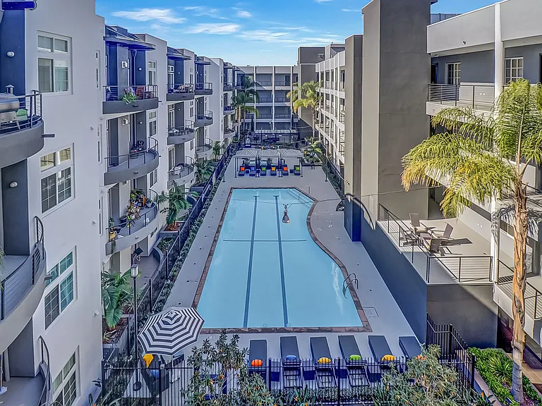 Axis 2300 Apartments — Photo 1