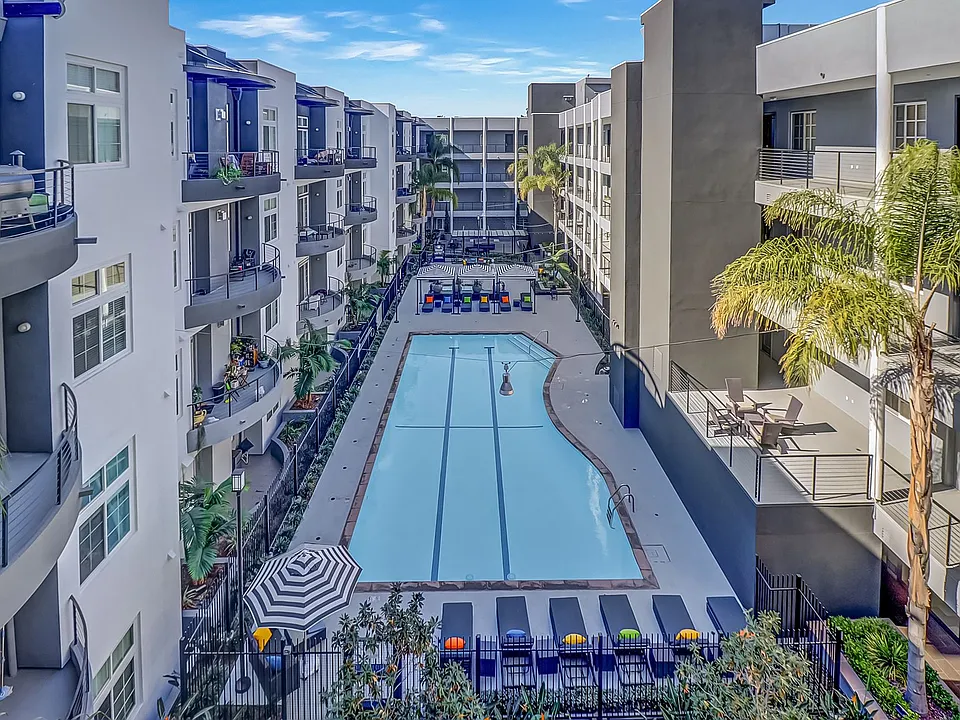 Axis 2300 Apartments