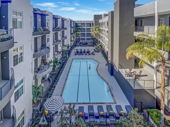 Axis 2300 Apartments