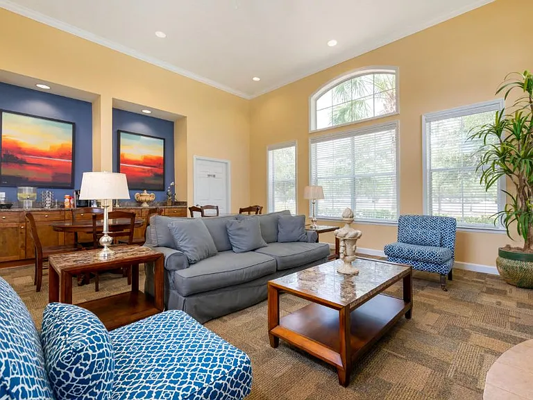 Lindsey Terrace Apartments — Photo 10