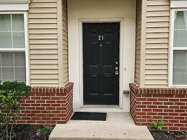 1521 Masters Blvd — Photo 2