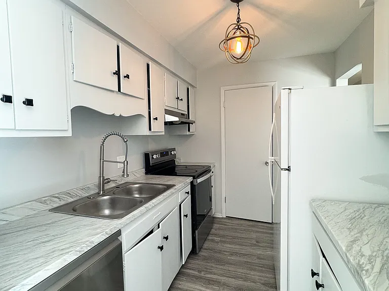 1287 Schaub Dr #1-E — Photo 6