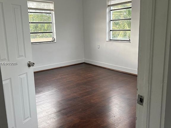 4th image of 1053 NW 30th St