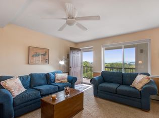 227 Dewey Ave #305, Fontana, WI 53125