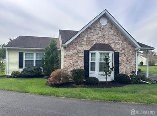 17 Ivy Ridge Close, Freehold, NJ 07728