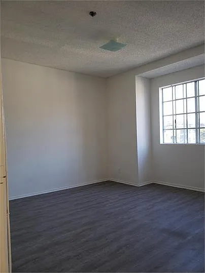 1586 Yosemite Dr #301 — Photo 7