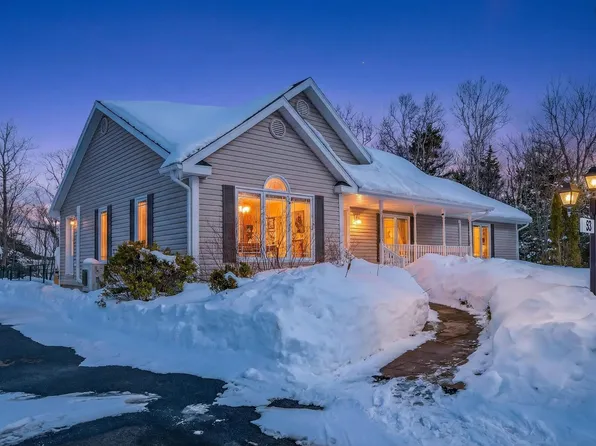 53 Erinmore Dr, Cape Breton, NS B1M 1A7