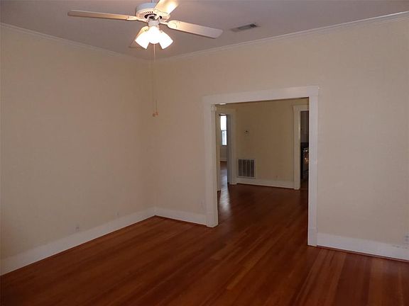 4th image of 810 Bayland Ave