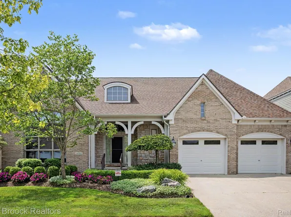 4061 Chatfield Ln, Troy, MI 48098