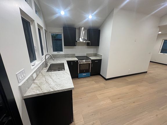 4th image of 1405 Crenshaw Blvd