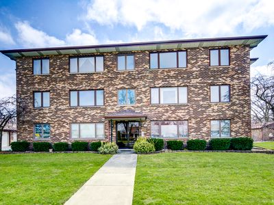 7515 Tiffany Dr APT 2W, Orland Park, IL, 60462