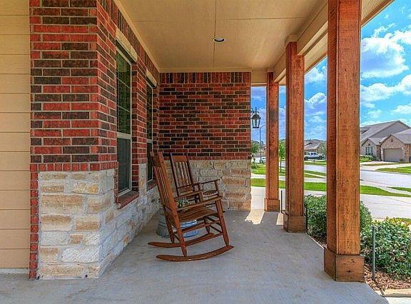 4th image of 8726 Sunrise Canter Dr