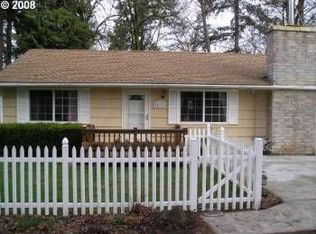 14181 S Livesay Rd, Oregon City, OR 97045