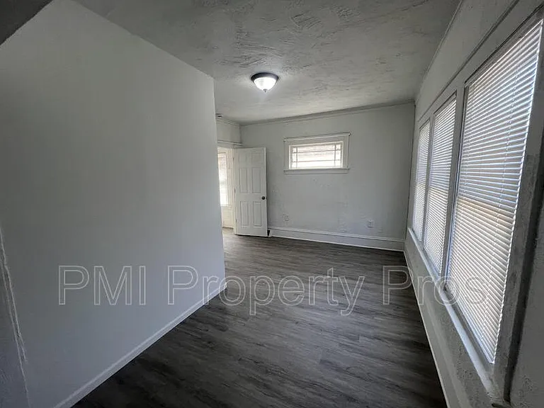 3284 N 30th St — Photo 23