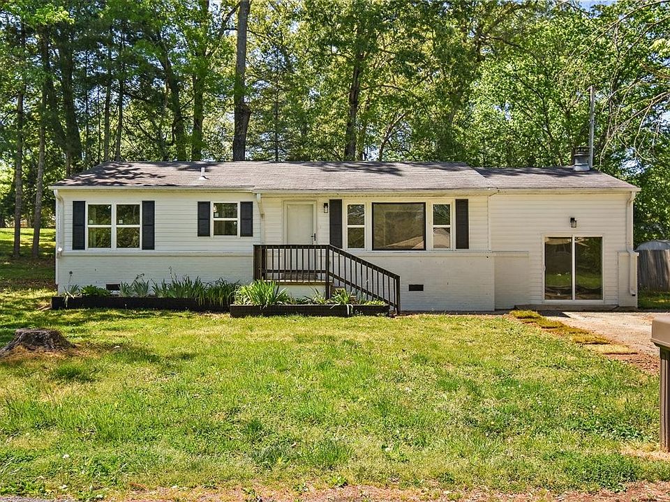 1st image of 309 Rickenbacker Dr