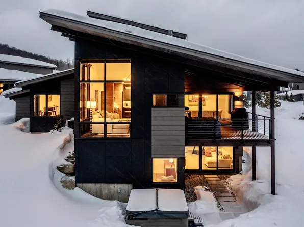 30 Natures Way #8, Stowe, VT 05672