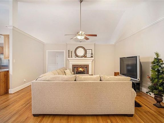 3rd image of 3735 Butler Springs Dr