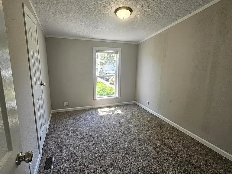 2737 W Washington Ctr #383 — Photo 12