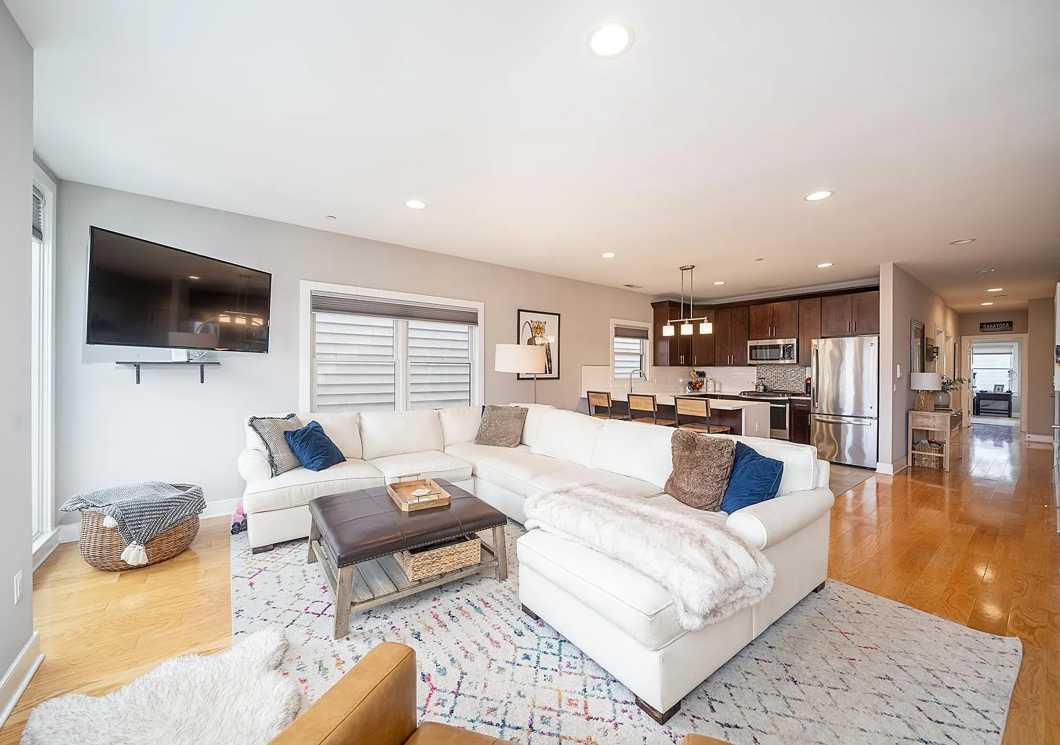3 bed, 1200 sqft, $4,800 — Photo 4