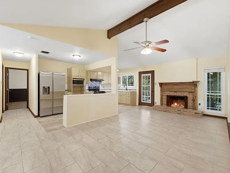 1114 Churing Dr — Photo 11